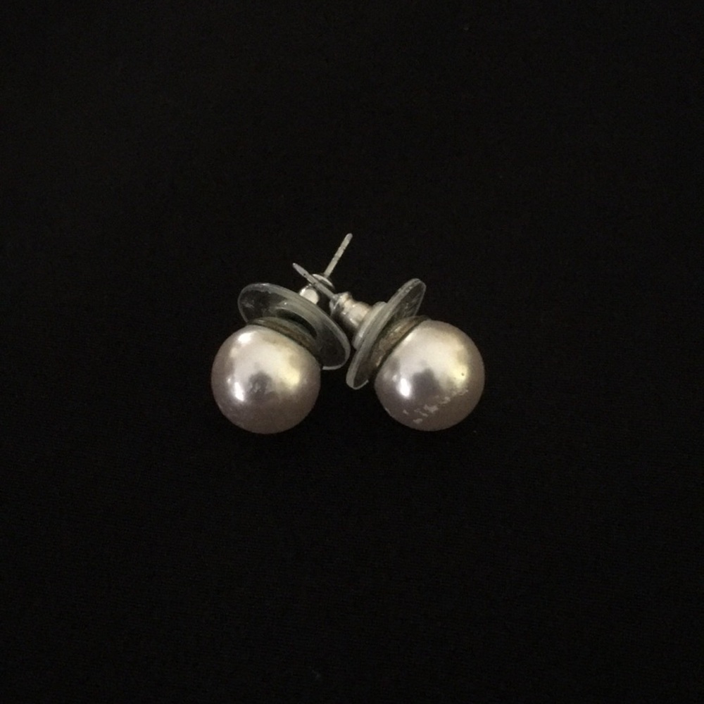 LARGE 1/2 in Fux pearl earrings